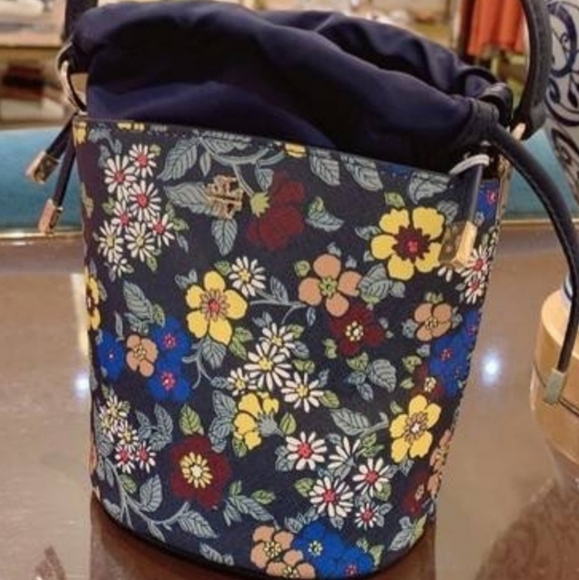 NWOT Tory Burch Emerson Satchel Bucket Bag - Picture 6 of 8